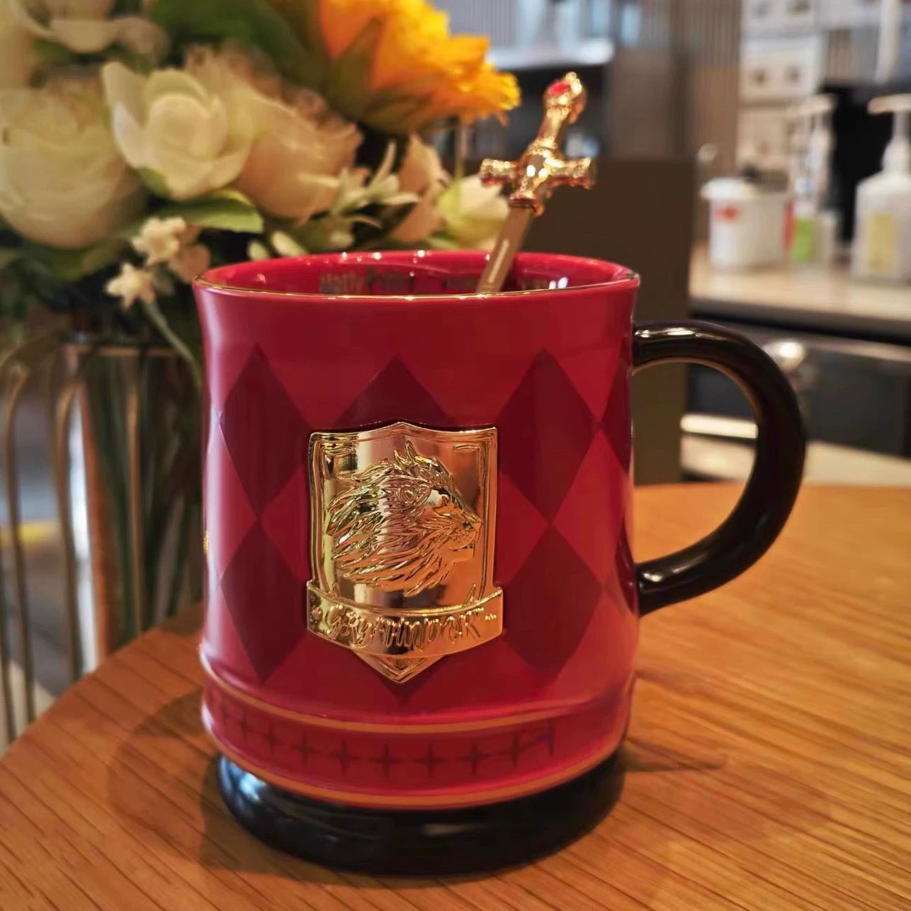 Starbucks China 2025 Harry Potter Collaboration Series Gryffindor House Thermostatic Mug with Stirring Stick 365ml 12.85oz