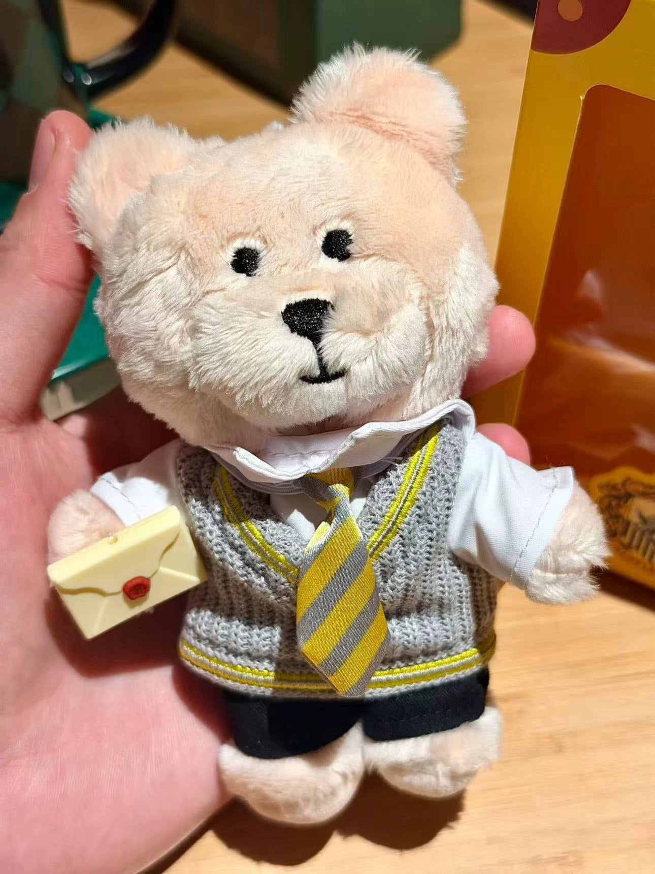 Starbucks China 2025 Harry Potter Collaboration Series Hufflepuff House bear Bearista keychain with original box