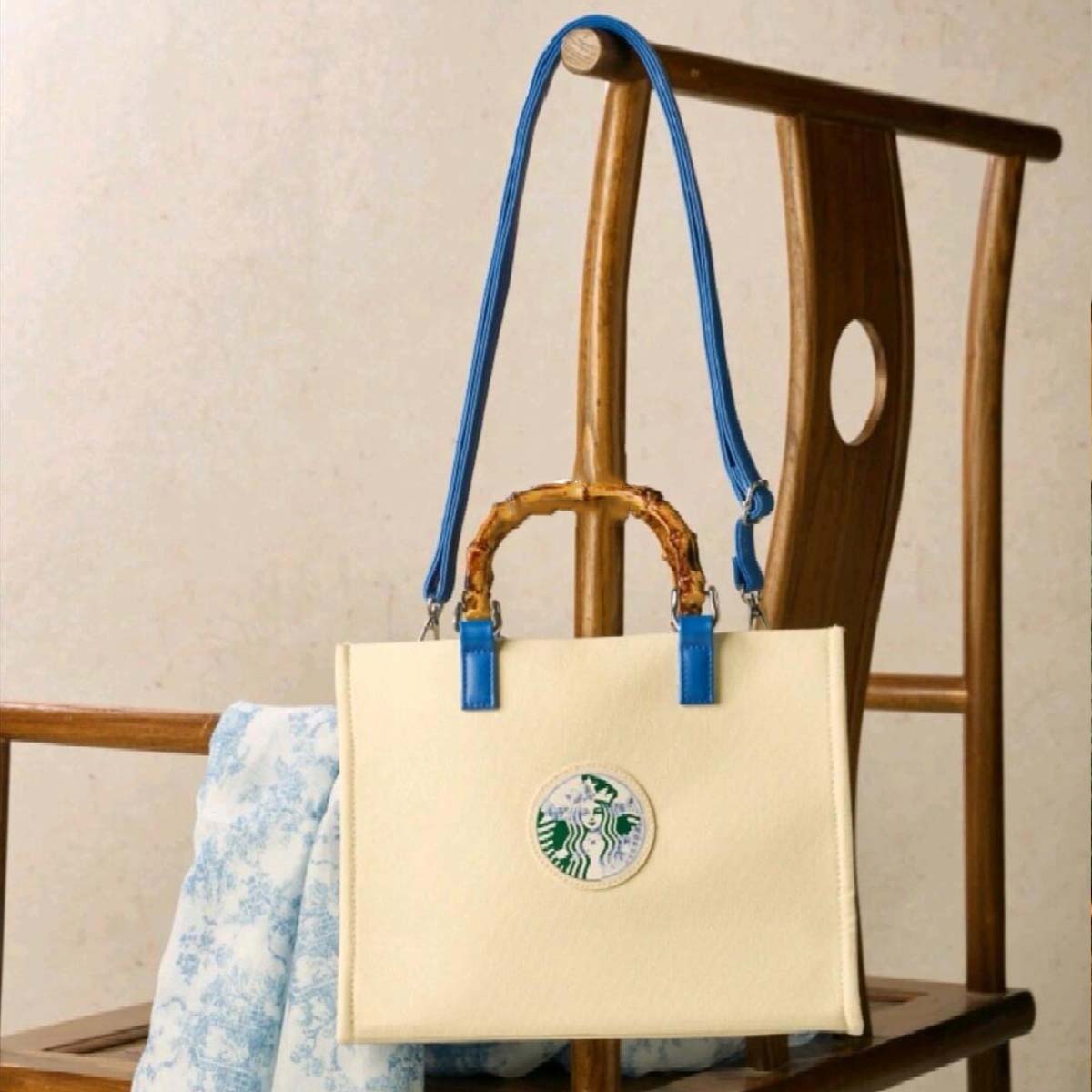 Starbucks China 2024 25th Anniversary Blue and White Porcelain New Chinese style tote bag