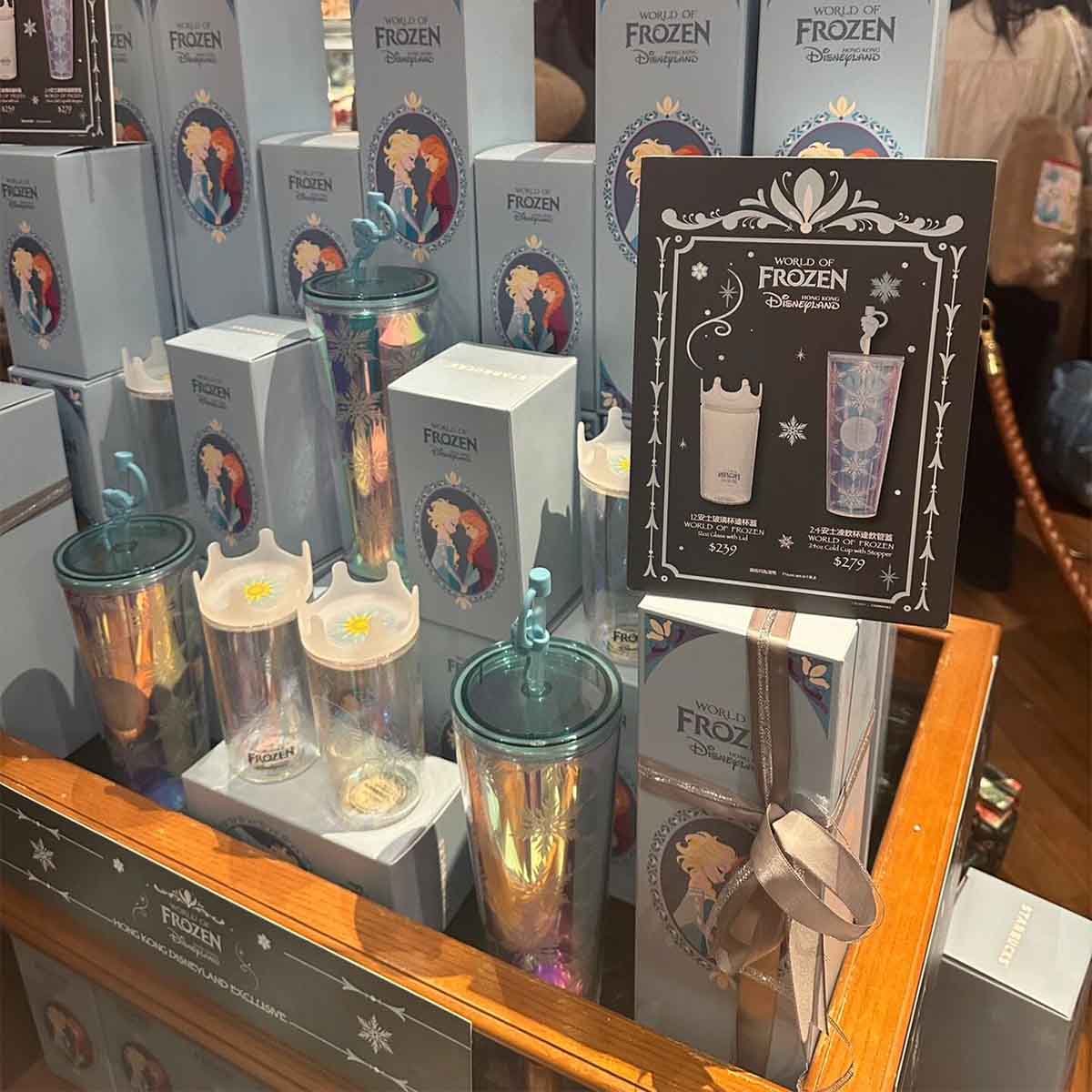 New Frozen Starbucks tumbler released at Hong Kong Disneyland! Message  @usshoppingsos to order! #disneyfrozen #disneystarbucks…