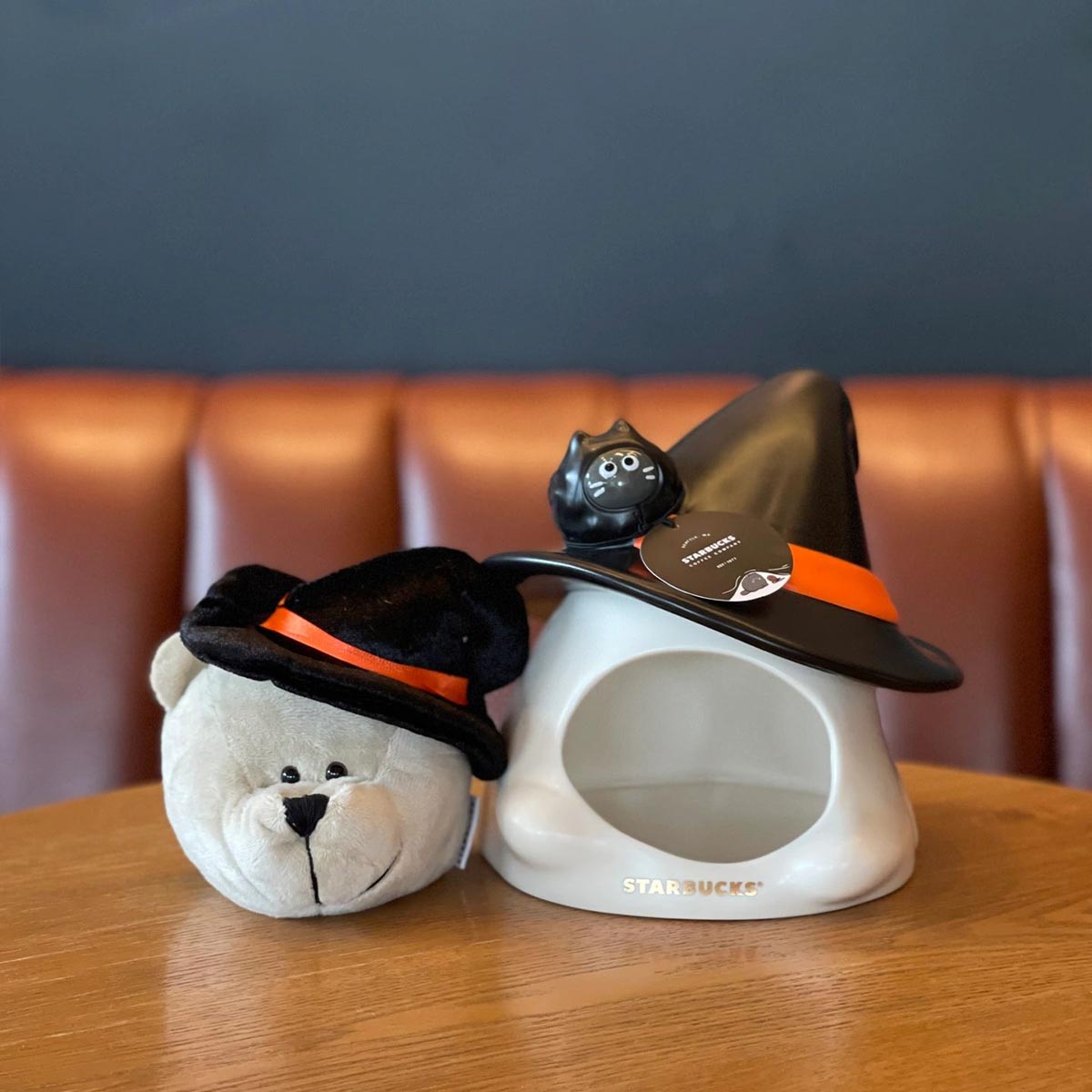 Starbucks China 2023 Halloween Cool Black series Cross dressing Bear Store Manager Ceramic Pipe Accessories Hanger Bag