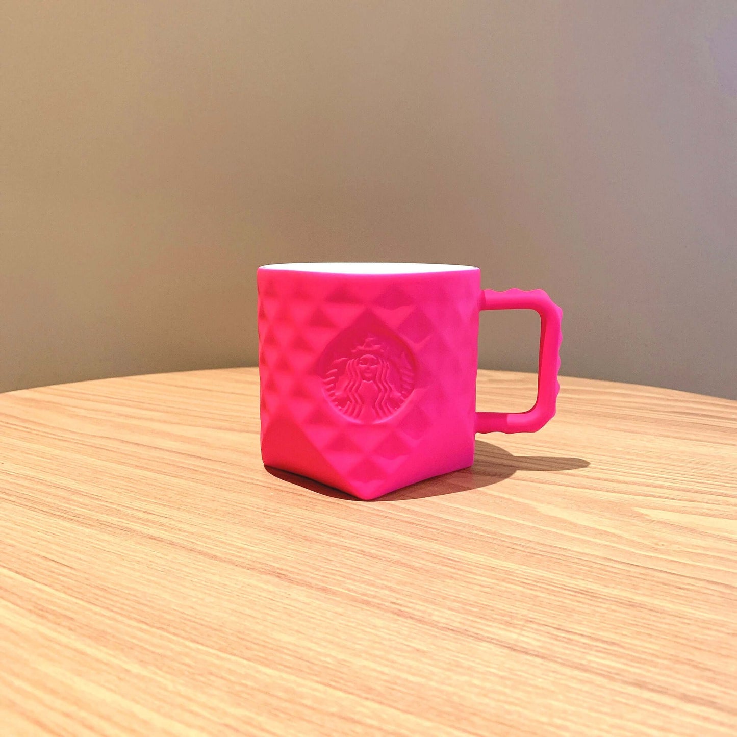 Starbucks 2021 China barbie pink Irregular section mug