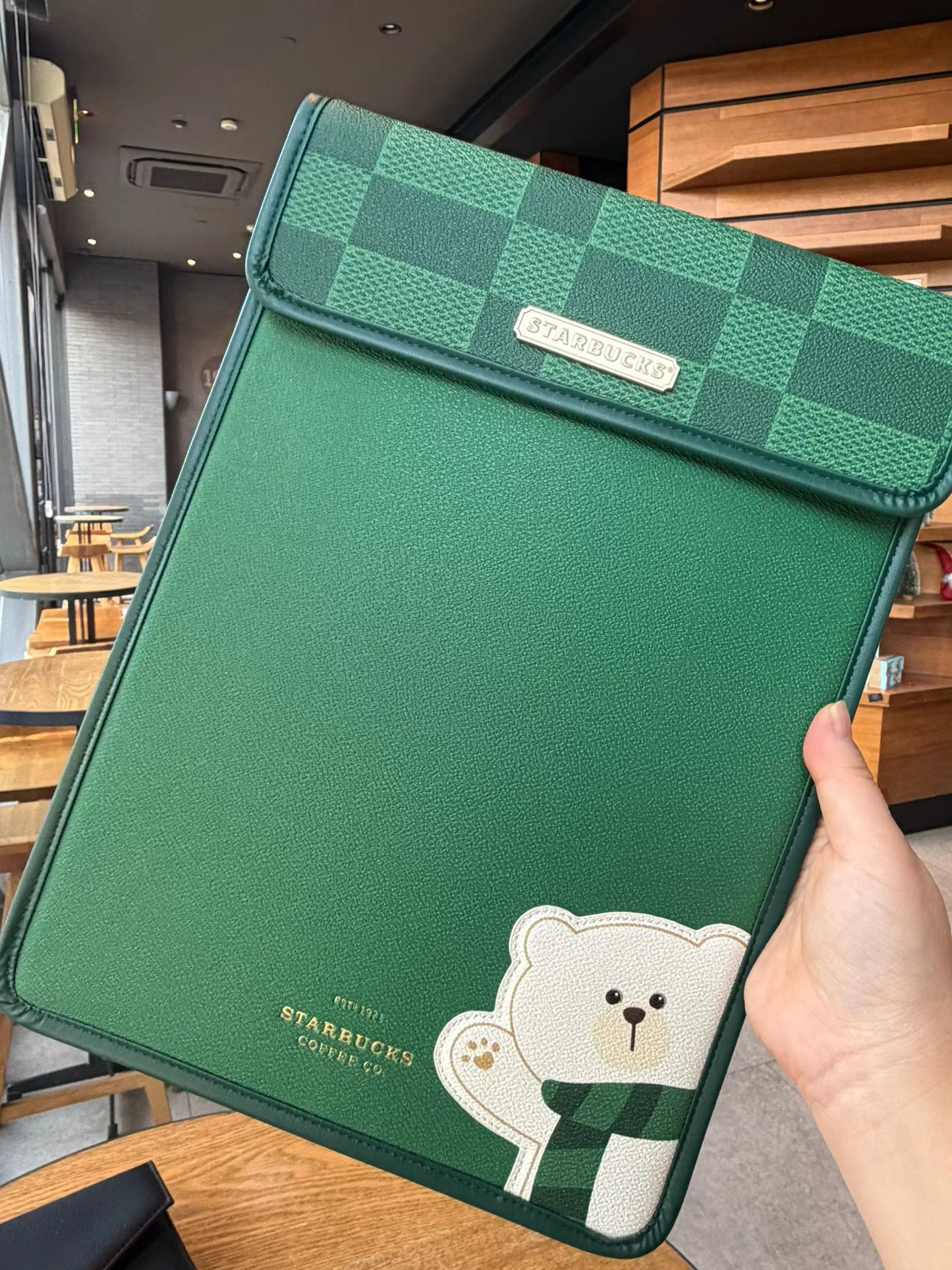 Starbucks China 2025 Christmas market series folding stand laptop bag cute bear style