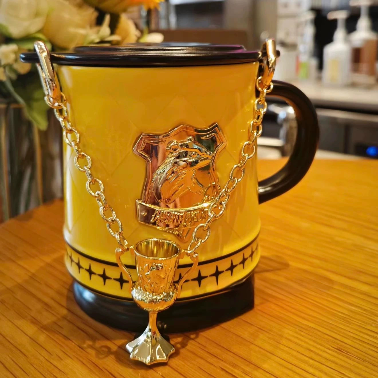 Starbucks China 2025 Harry Potter Collaboration Series Hufflepuff House Temperature Changing Mug with Chain 365ml 12.85oz