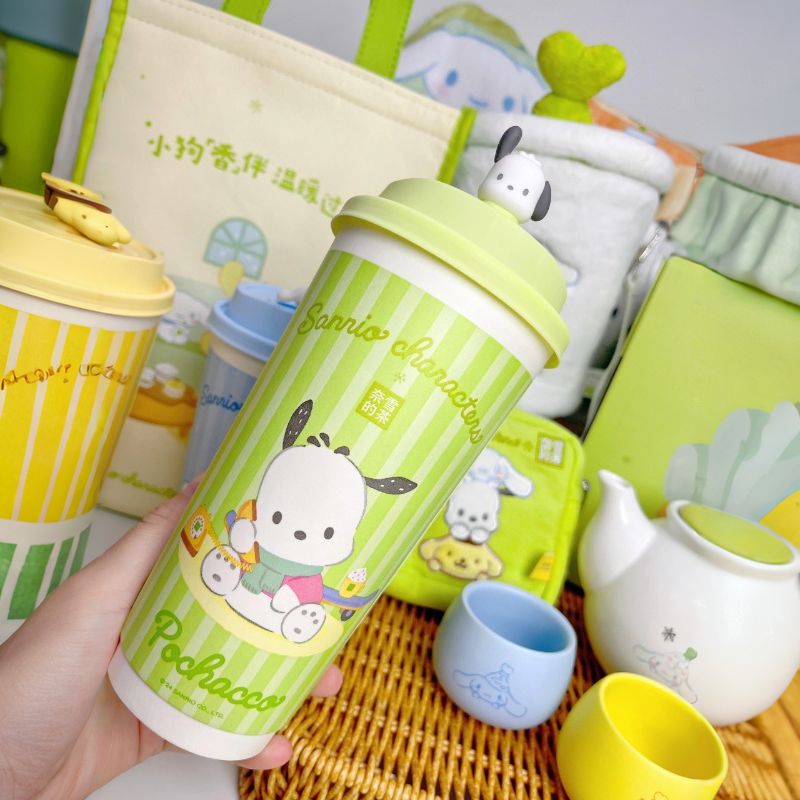 Nayuki and Sanrio co-brand paper cups / stoppers