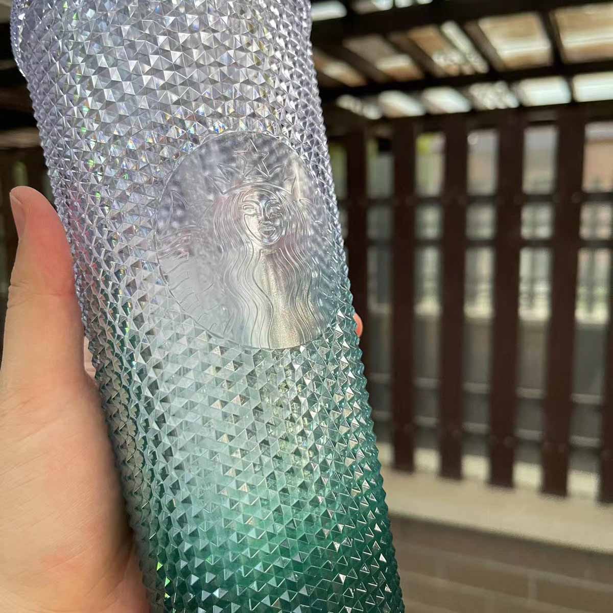 on sale Starbucks tumblers 2023 Taiwan ice green crown cold studded straw cup 24oz