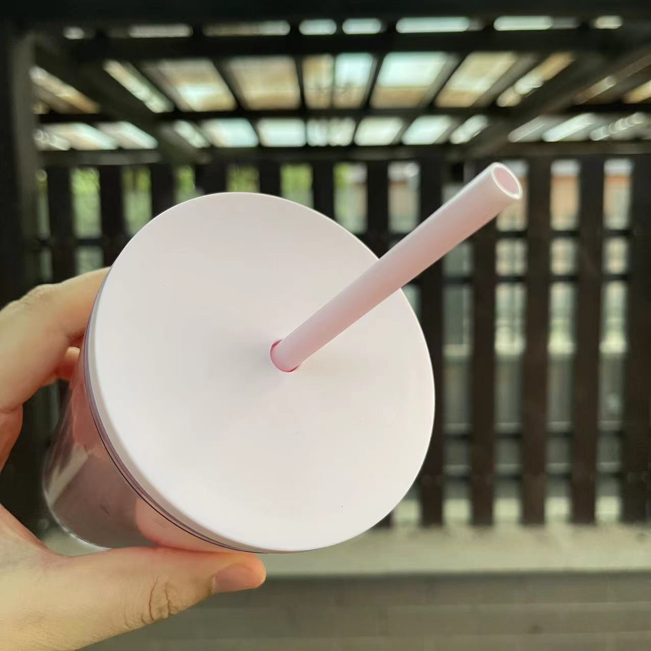 Starbucks Taiwan 2021 bear and gift Grande cold water straw cup