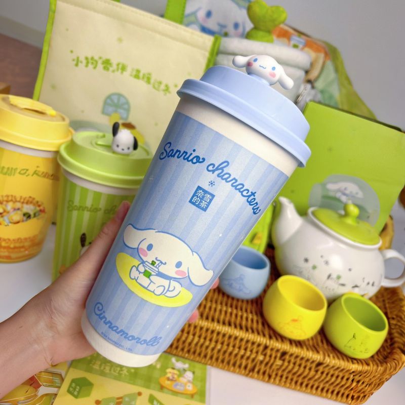 Nayuki and Sanrio co-brand paper cups / stoppers