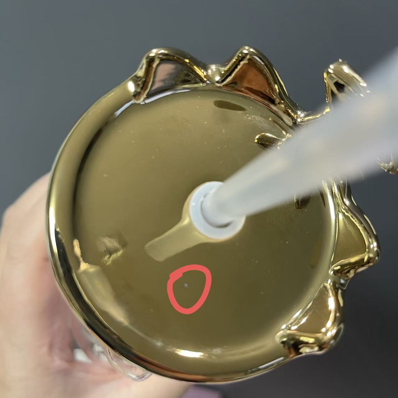 too many flaws as pictures -  Starbucks China 2021 Valentine's Day crown Love heart bear glass cup 532ml - read detail