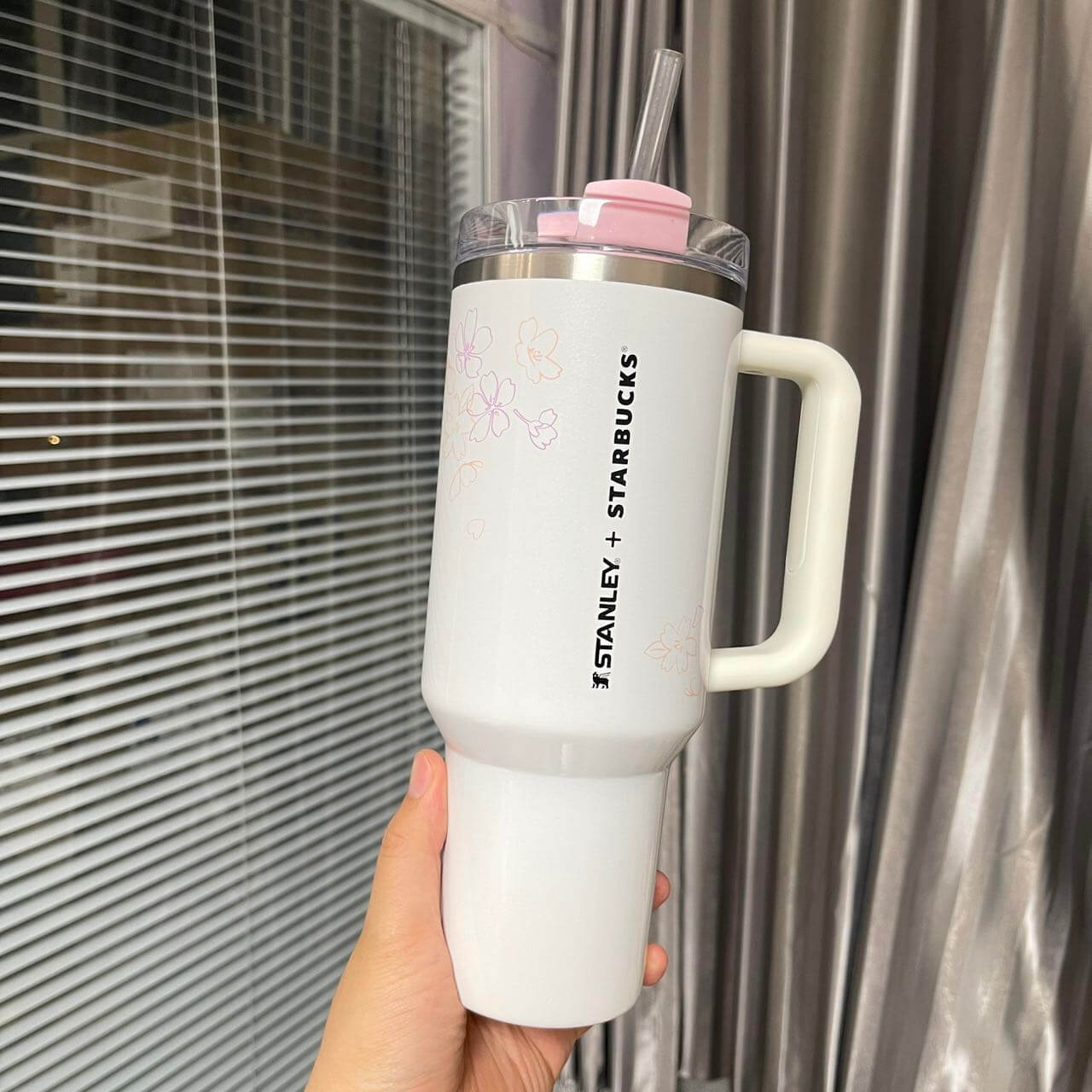 Starbucks Stanley 2024 Philippines Cream Sakura stainless steel cup 40oz