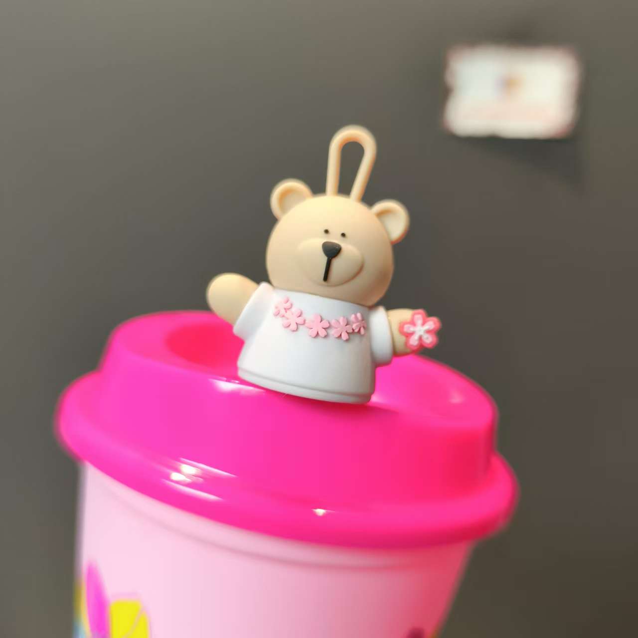 Starbucks Japan pink reusable cup coming with stopper