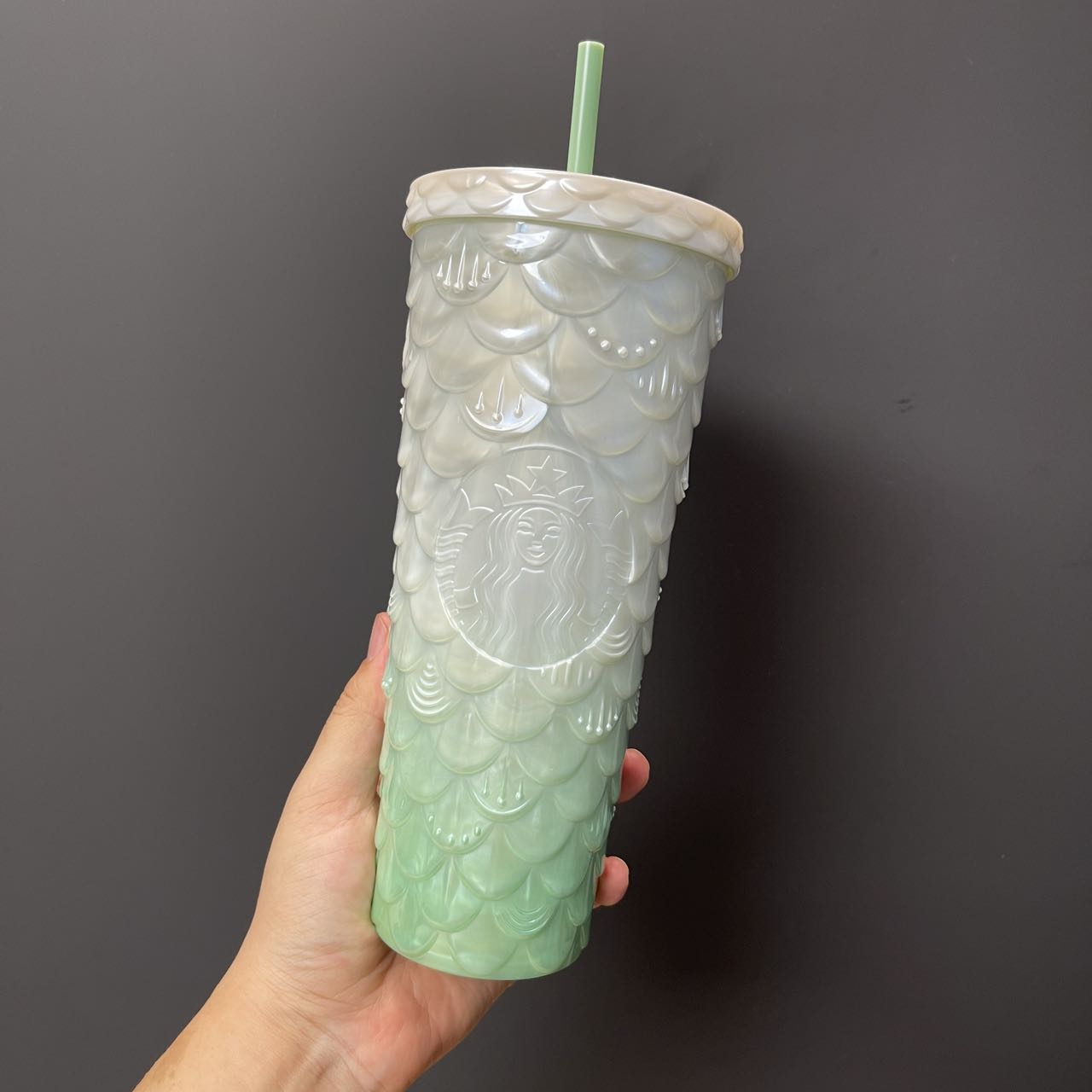 Starbucks Taiwan 2024 Kangqiao store limited Sparkling scale green white Ombre straw Cold Cup 24oz