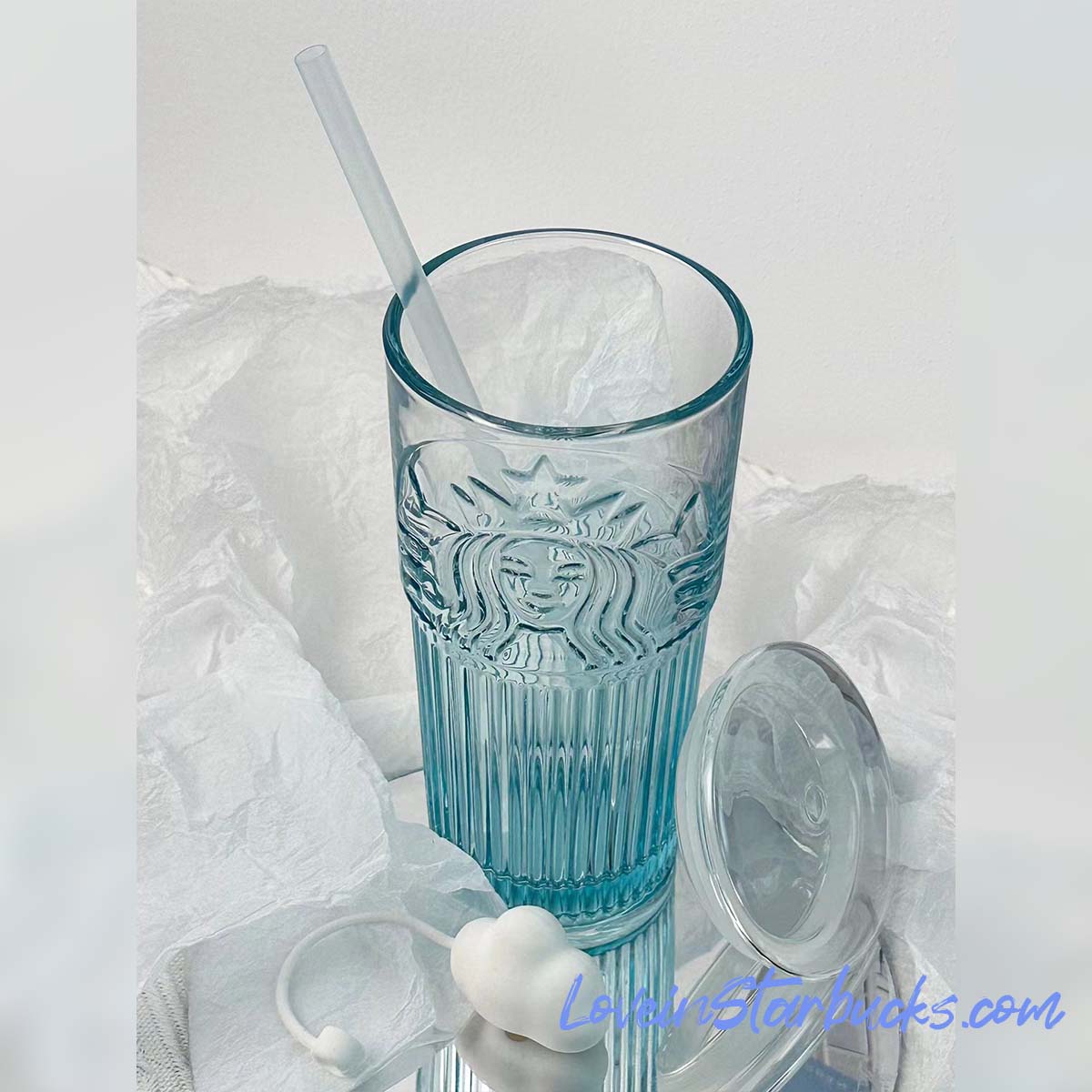 Starbucks Tumbler China sky blue gradient Glass Straw cup 18.6oz with cloud top-per