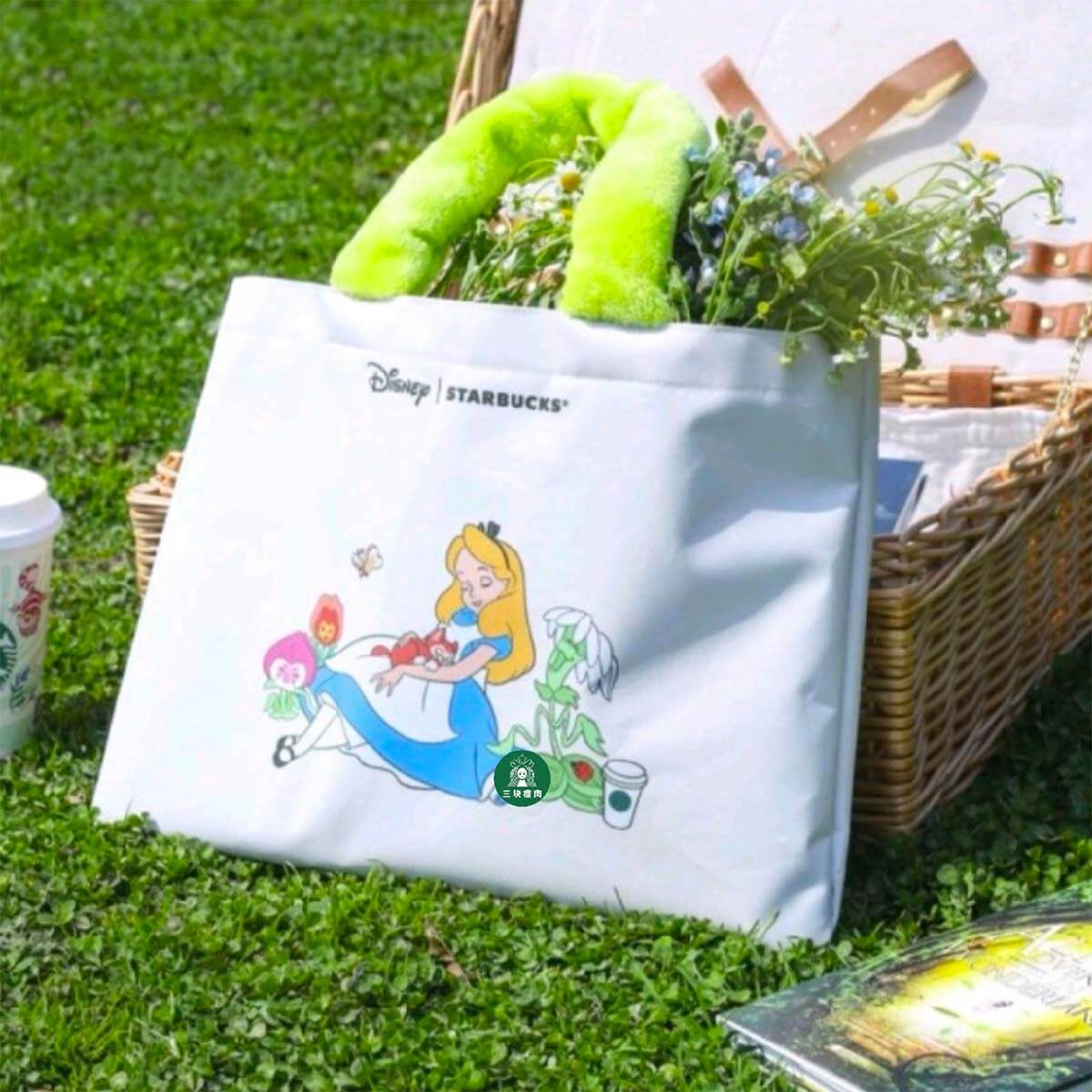 Starbucks Disney 2024 Alice series white bag and picnic mat