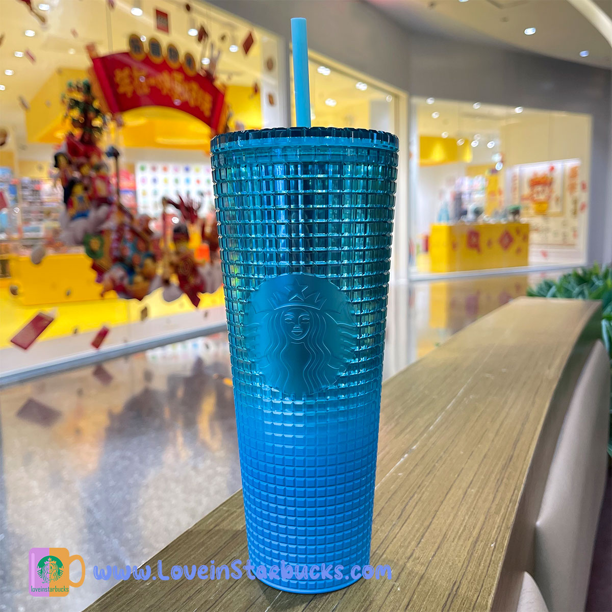 Starbucks Taiwan 2023 new year blue gird Straw tumblers cup 24oz