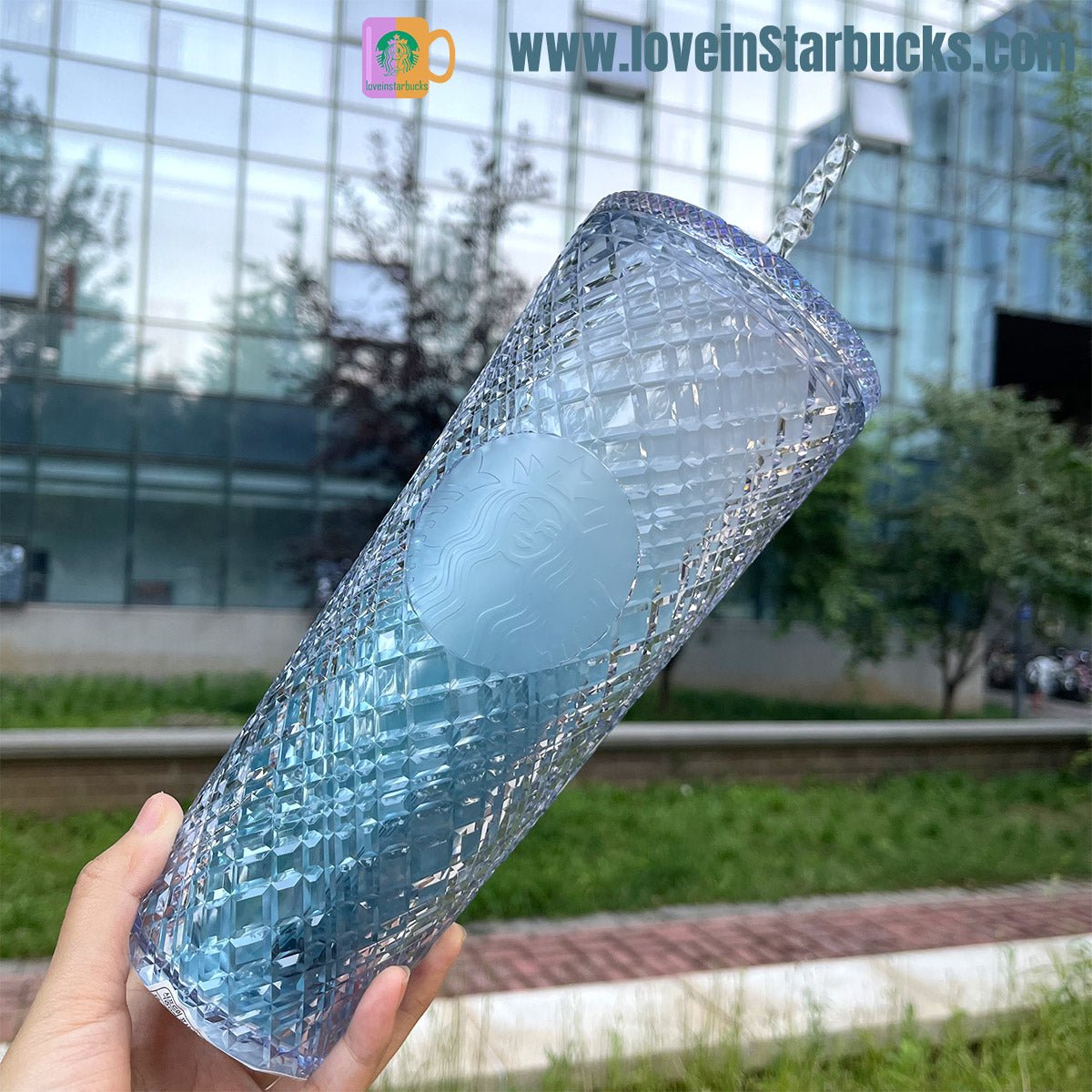 https://loveinstarbucks.com/cdn/shop/products/starbucks-korea-light-blue-wave-jeweled-cold-cup-24oz-736468.jpg?v=1674153242