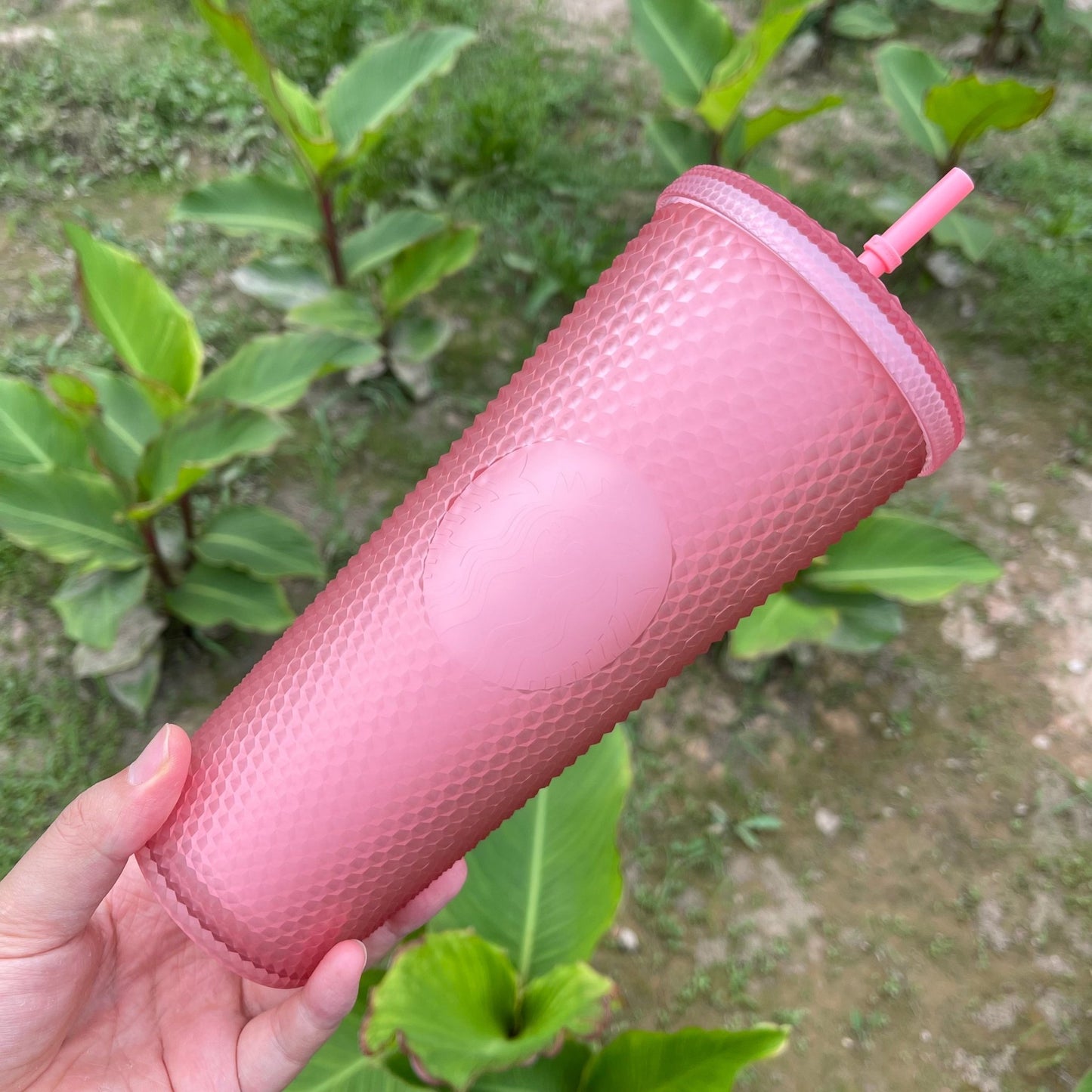 Starbucks Taiwan soft touch pink Studded 24oz cold cup